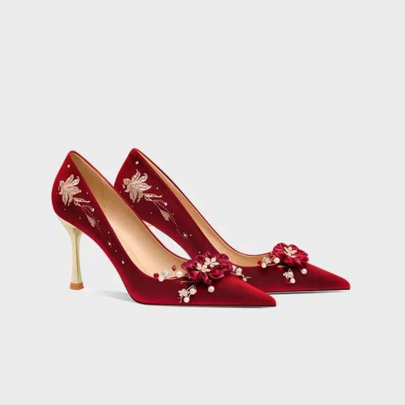 Мода Женская Мода Туфли на Тонком Каблуке Весна Новые Острый Носок Мелкий Вырез Замша Цветы Противоскользящие Износостойкие Свадебные Туфли