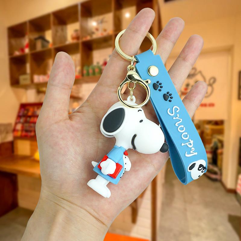 Очаровательный брелок Snoopy Стильный мультяшный брелок для автомобильных и сумочных аксессуаров