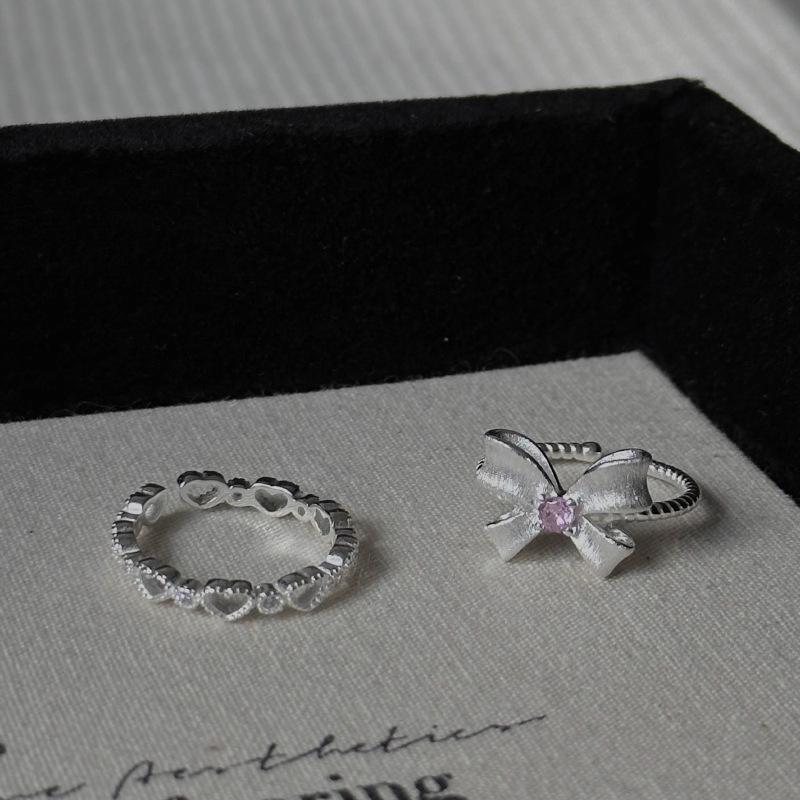 Простое кольцо для девочек с цветами, милое, с сердечком любви, нишевый дизайн, кольцо с розовым бриллиантом и бантом, легкая роскошь, модный ветер, стократное искусство, кольцо в стиле ар-деко, геометрическое