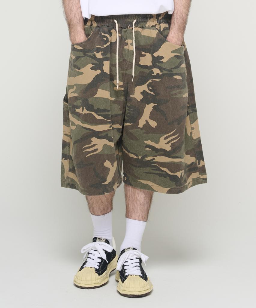 CARGOBROS Camo Pattern Bio Bermuda Pants (Khaki)