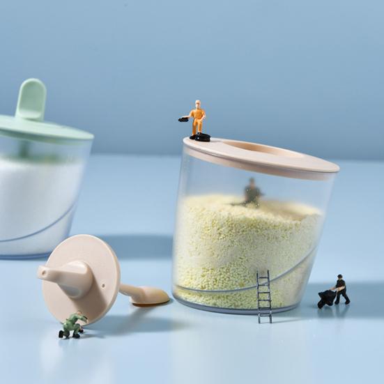 Кухонная банка для специй с крышкой и ложкой. Прозрачная пластиковая коробка для приправ. Контейнер для хранения пищевых приправ для соли, сахара, перца. Кухонная кулинария.