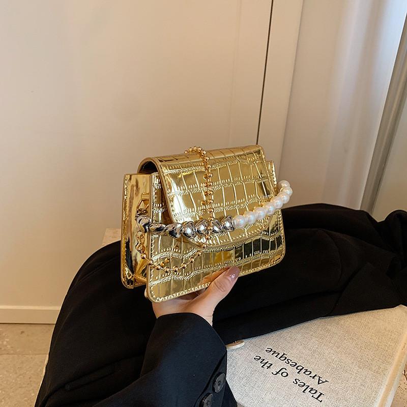 Шикарная городская минималистичная маленькая сумочка с жемчужной отделкой, идеально подходящая для девушек с модным дизайном.