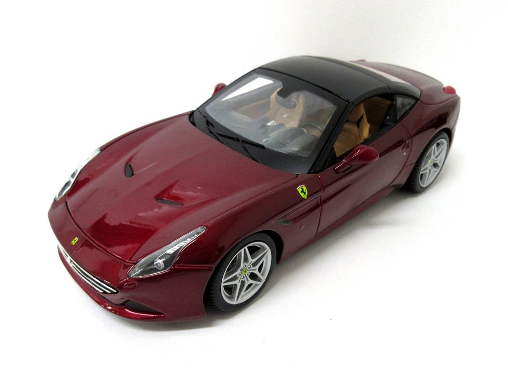 Bburago Ferrari Signature Series California T Red 118 Close-Top 200-411
