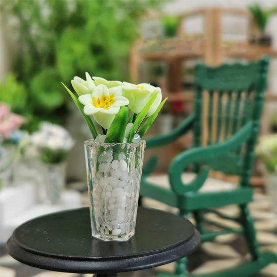 Миниатюрная игрушка-лилия в горшке, реалистичная смола, мини-ваза для цветов, модель, фигурка, сделай сам, реквизит для фотосессии, 1/12, аксессуары для украшения кукольного домика