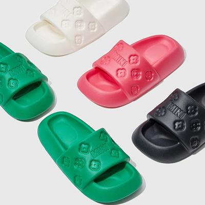 Модные женские летние тапочки 2024 года, простые, мягкие, нескользящие, удобные, плоские сандалии для ванной комнаты, пары, шлепанцы из ЭВА, женские шлепанцы