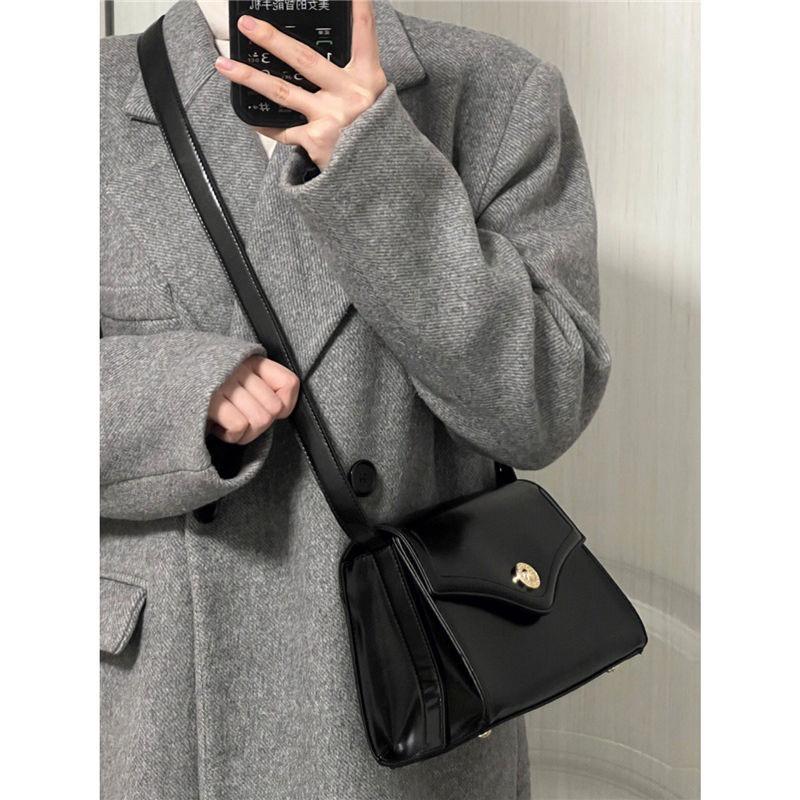 IELGY High quality underarm bag women's foreign style all-match shoulder messenger bag