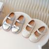 Туфли для девочек маленькие кожаные туфли 2025 весна и осень новые туфли-одинарки для маленькой девочки универсальные детские туфли на мягкой подошве для детей среднего и старшего возраста принц
