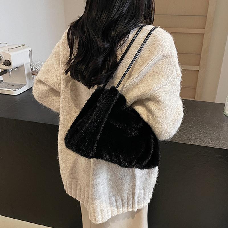 Новая плюшевая сумка-ведро для осени и зимы, женская высококачественная текстурная нишевая дизайнерская сумка-тоут для通勤