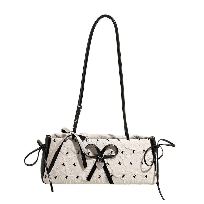 Маленькая женская сумка 2025 года, летняя модель, черная с розовым контрастным бантом, модная и милая сумочка через плечо или под мышкой.