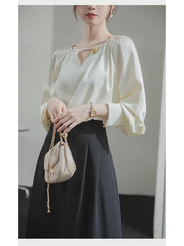 Женская рубашка из французского абрикосового атласа 2025 года с уникальным утягивающим дизайном