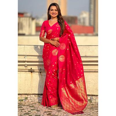 Красивое сари элегантно декорировано великолепным однотонным жаккардовым переплетением, которое придает наряду безупречный вид.