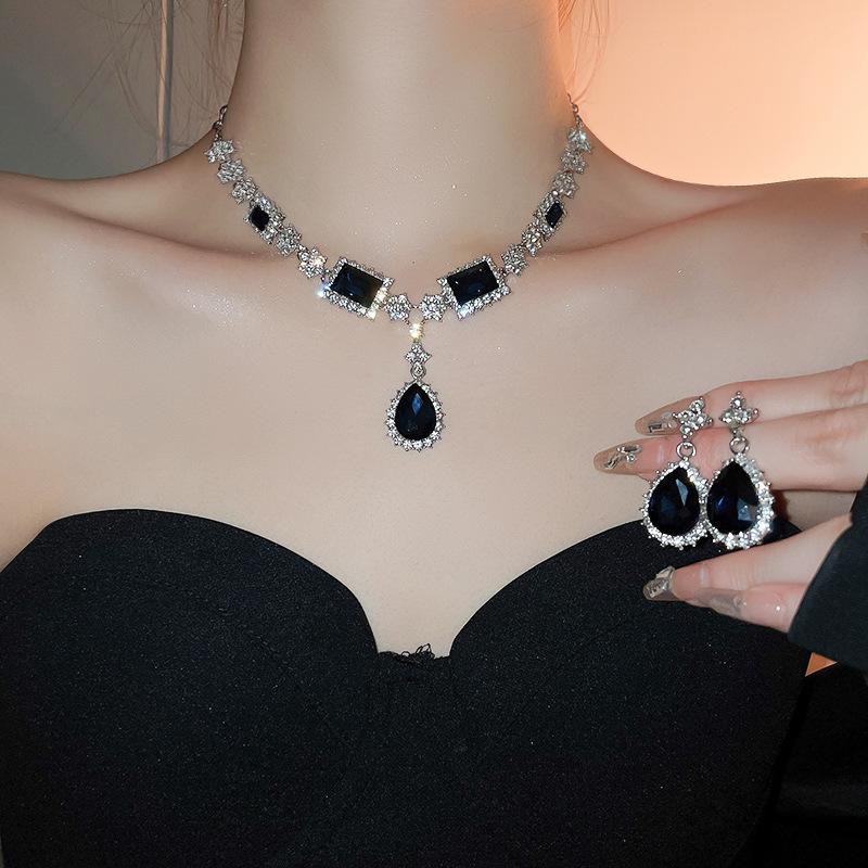 European & American Luxury Zircon Jewelry Set: Retro Clavicle Chain Necklace, Versatile Fashion Accessory