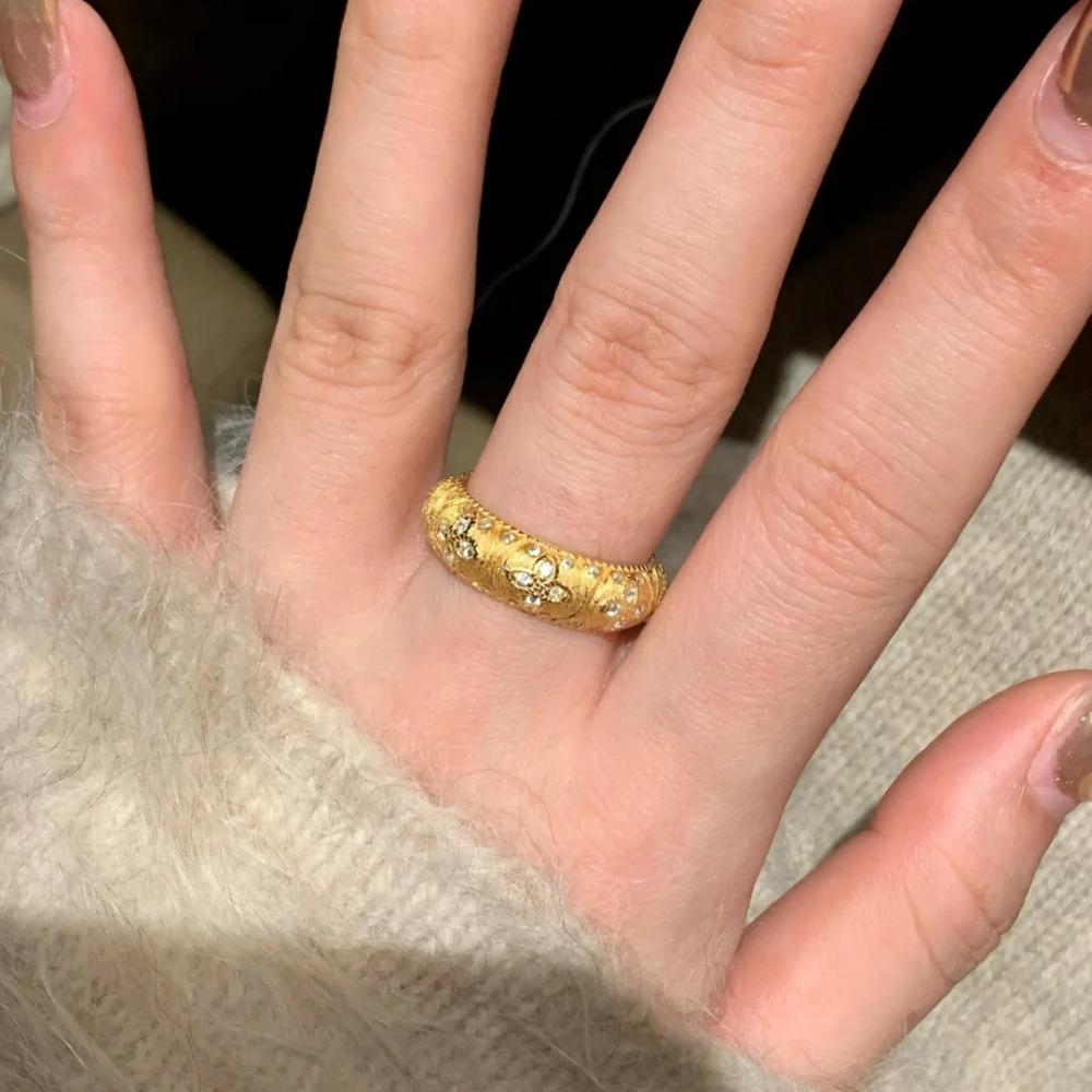 Vintage Ring for Women Elegant Minimalist Brushed Diamond Four Leaf Clover Stackable Pinky Ring