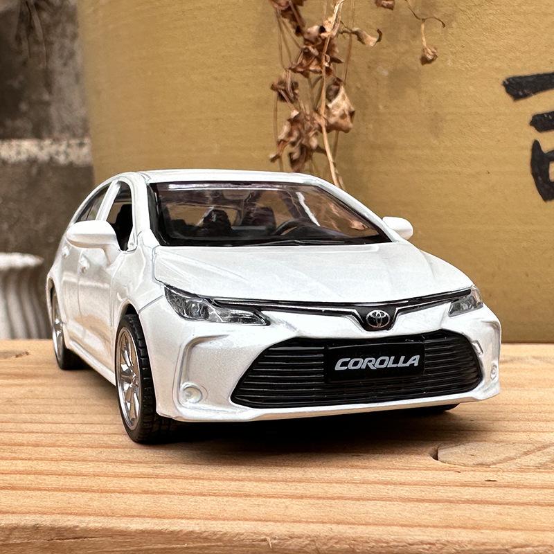 1:43 Тойота Королла Литые Диски Автомобильные Литые Модели и Игрушечные Транспортные Средства Модель Автомобиля Модель Автомобиля в Миниатюрном Масштабе Для Детей