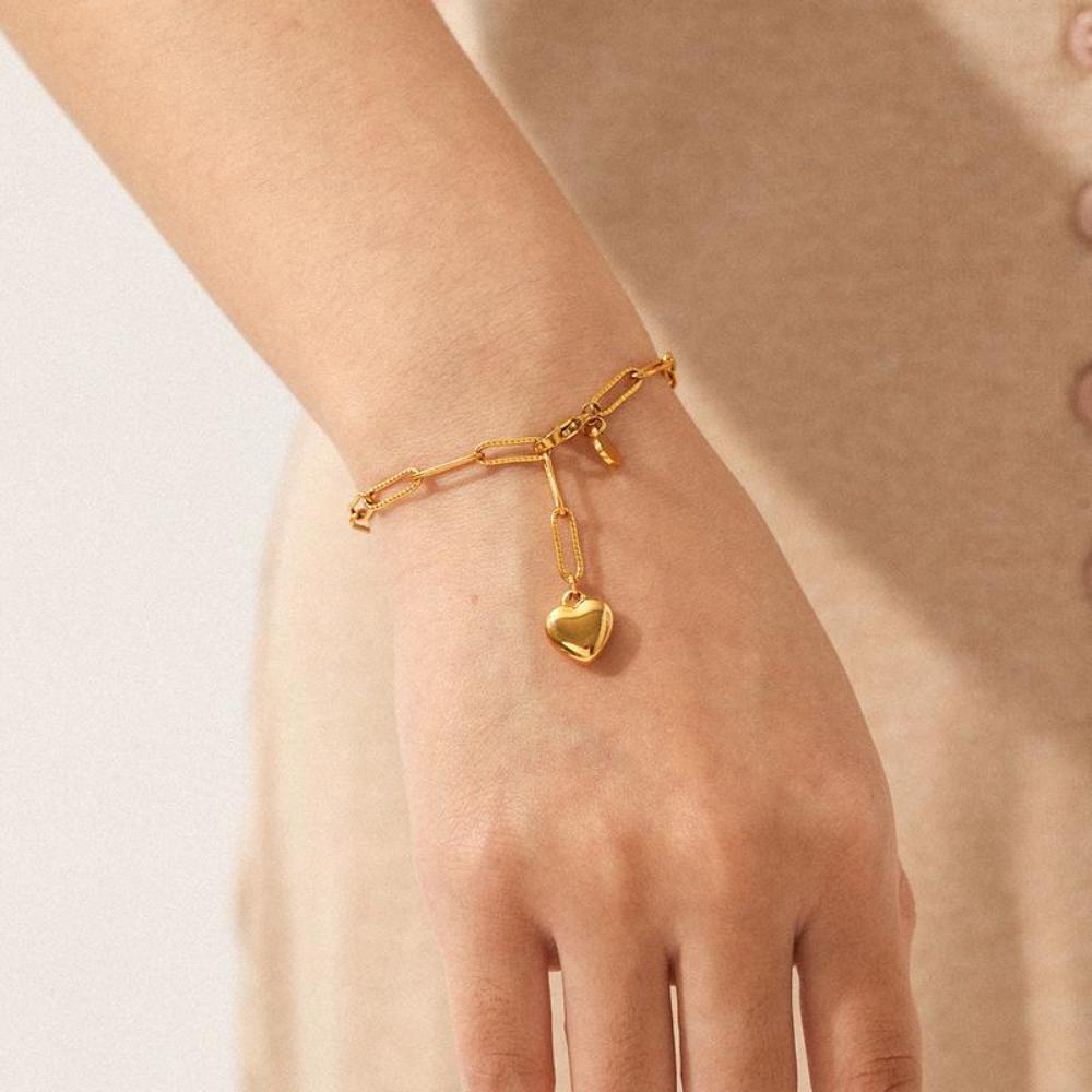 2-Piece Necklace Bracelet Set Gold Heart Pendant Necklace Set New Paperclip Chain Set For Women
