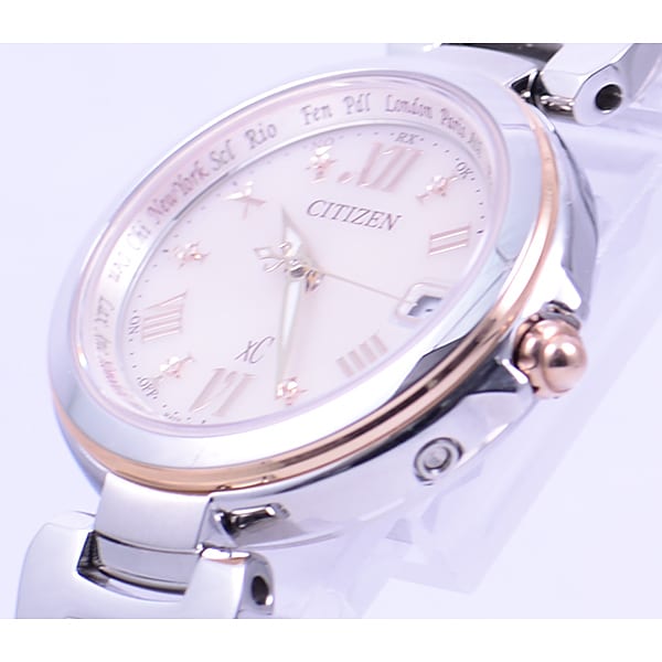 Citizen EC1034-59W ( Часы xC HAPPY FLIGHT Series Eco-Drive с радиоуправлением, многодиапазонный аналоговый дисплей, женские)