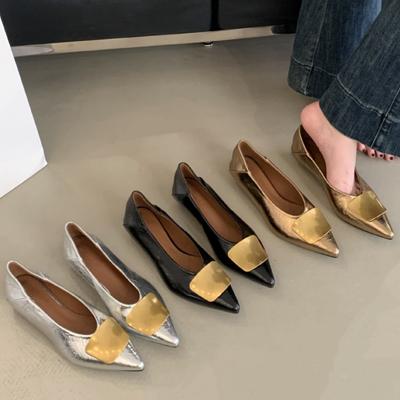 Французские премиальные туфли-лодочки с острым носком и круглой пряжкой, универсальные, не утомляют ноги, нежный вечерний бриз, серебристые, для通勤, одинарные, женские