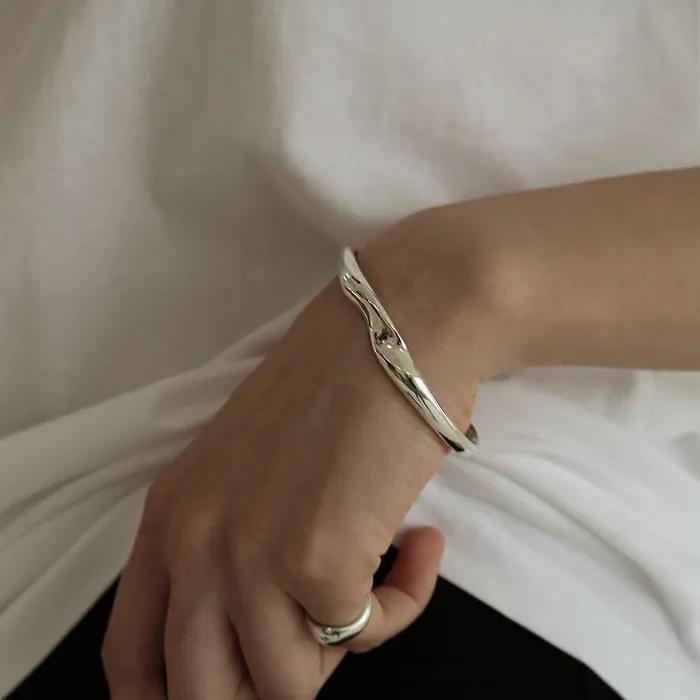 LOOP CUFF BRACELET