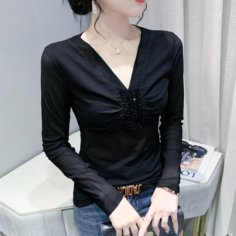 Sexy Leopard Print Base Shirt for Women In Early Autumn Chic Slim Body Shirt Mesh V-neck Beads Long-sleeved T-shirt