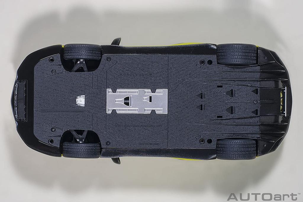 AUTOart Lamborghini Aventador SVJ Pearl Yellow Готовый продукт 1/18