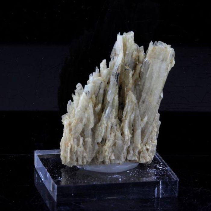 Pierres et Minéraux. Clinozoisite. 93.5 ct. Marine de Scala, Canari, Haute-Corse, France.