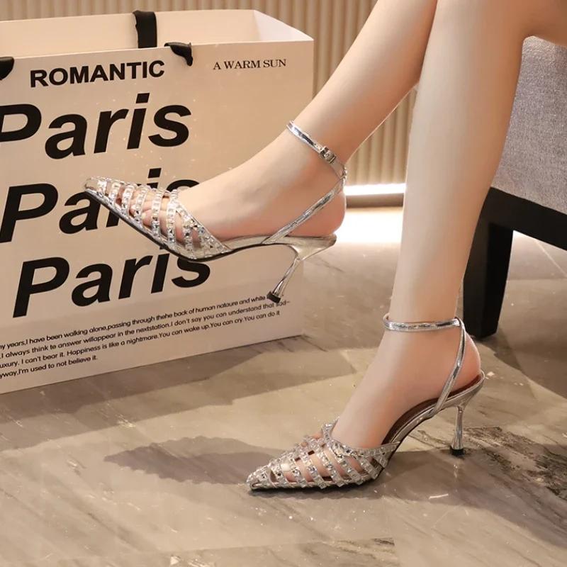 Модная женская обувь 2024 года, высококачественные женские босоножки с ремешком на щиколотке, летние сандалии с острым носком и пряжкой, туфли на шпильке или тонком каблуке, неглубокие босоножки