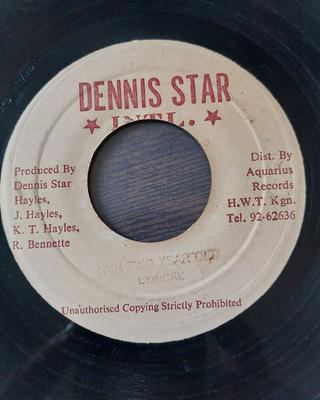 7-дюймовая пластинка LYRICAL Nuh Two Year Old NONE Dennis Star Int Ямайка Регги Ска Даб Б/У