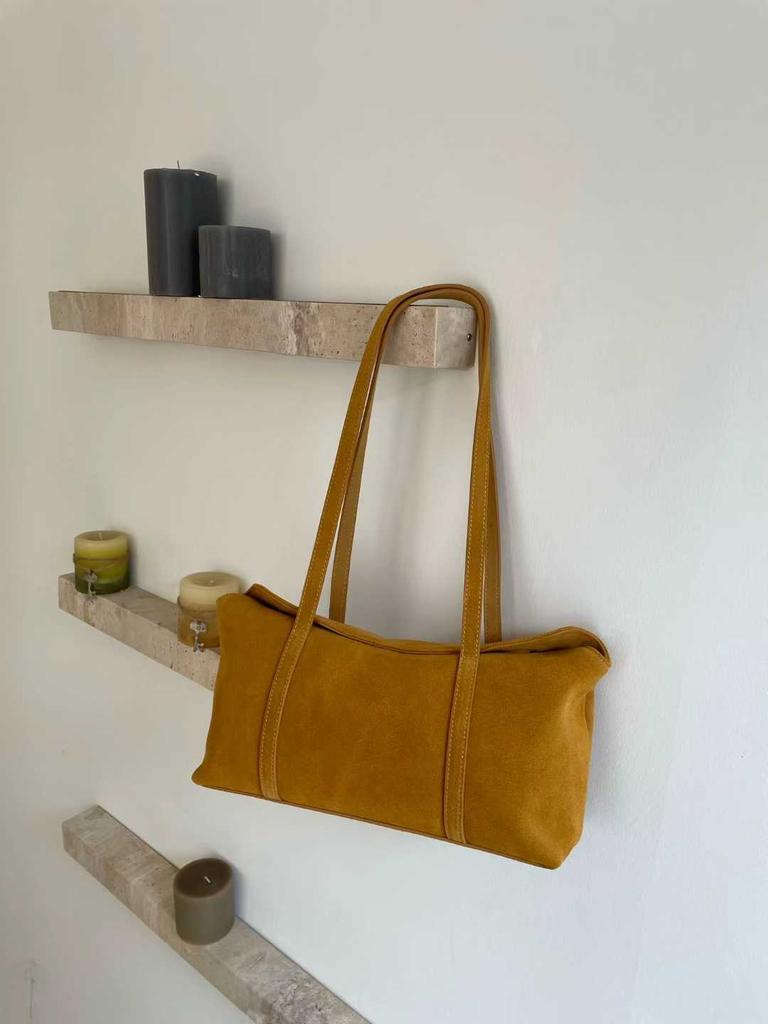 Matte Cowhide Commuting Baguette Bag, a Niche High-end Quality, Large-capacity Single-shoulder Bag for Women