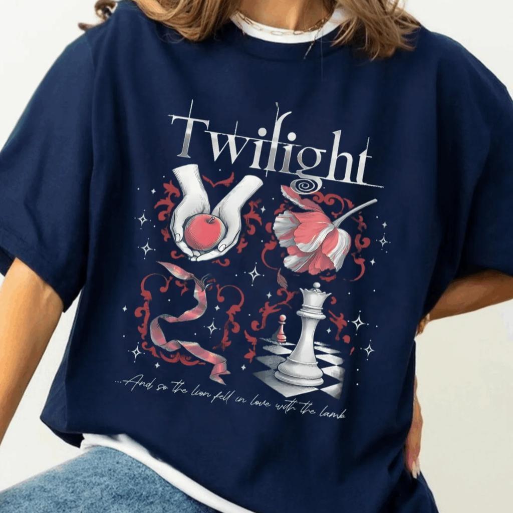 2026 Футболка в стиле Сумерек Футболка с эстетикой обложки книги Подарок фанату Саги Сумерки Вампиры Волки Романтика Унисекс Футболка