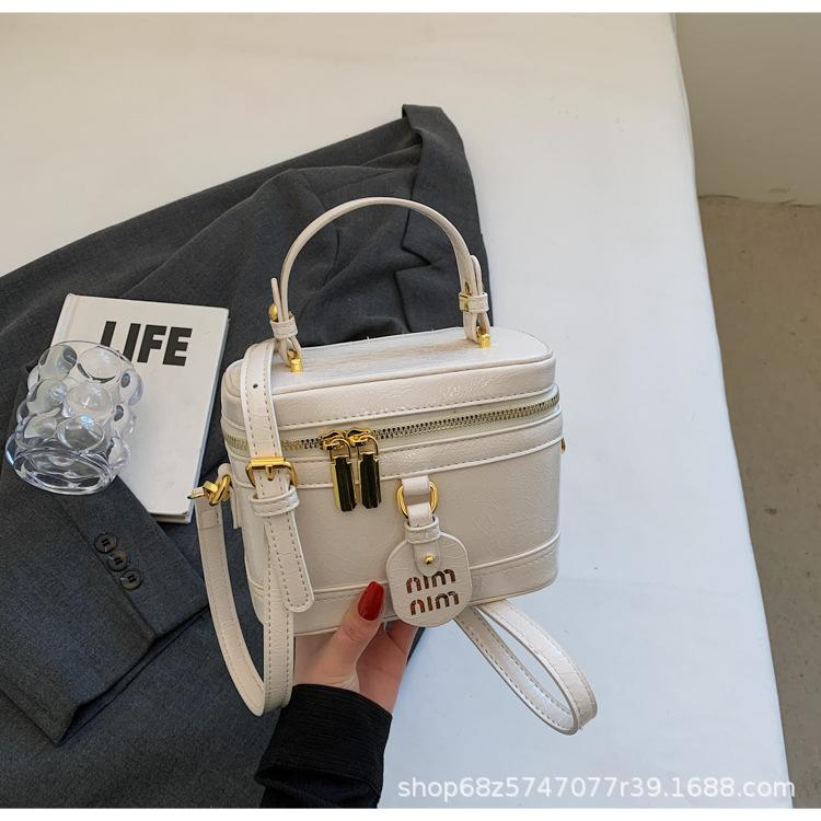 Fashion Retro High-end Hand-held Bucket Bag Women's 2025 New Versatile Shoulder Bag Western-style Casual Crossbody Bag