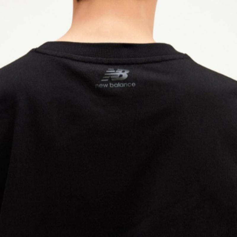 New Balance Essential Center Logo Short Sleeve Tee Nbnee21033 19