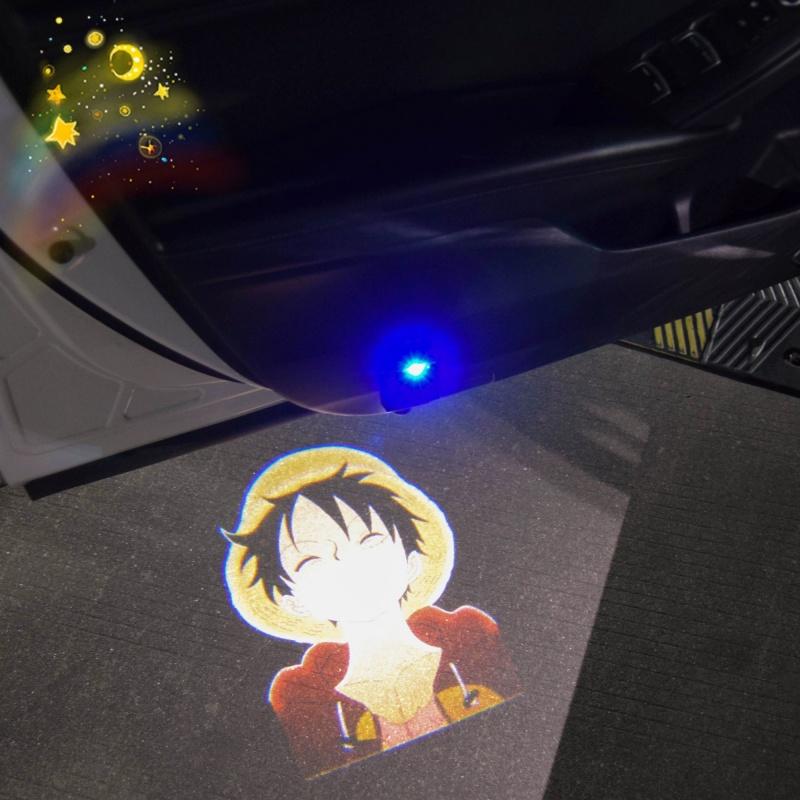 One Piece Луффи Автомобильный Приветственный Свет Аниме USB Автомобили Дверная Атмосферная Лампа Проекционная Лампа Сигнальная Лампа Автомобильное Украшение Детские Подарки