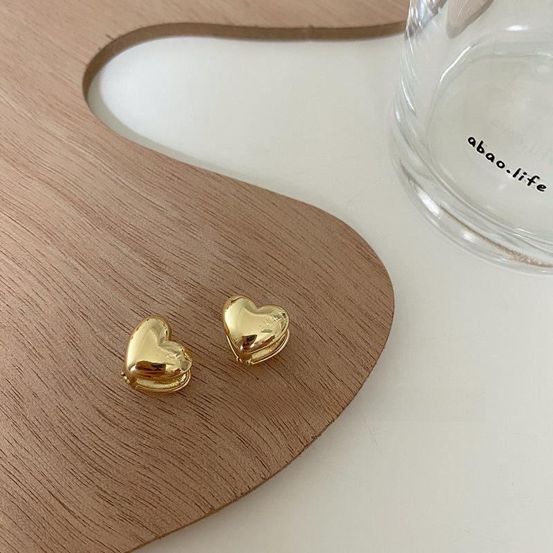Dongdaemun Metal Heart Earrings - Luxurious Niche Design for Women