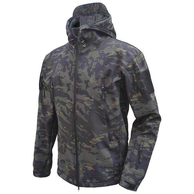 Тактическая зарядная куртка Sharkskin Softshell Charge для активного отдыха на открытом воздухе