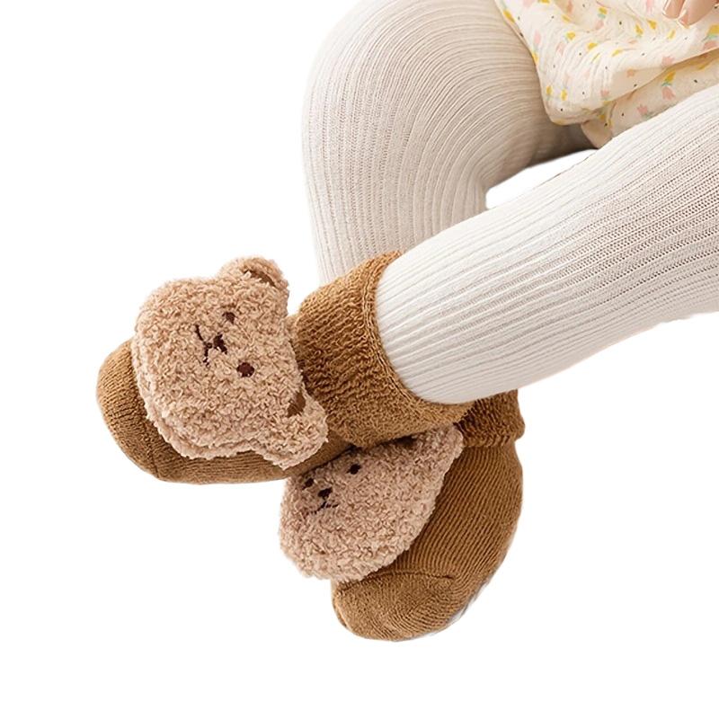 1 пара детских носков с медвежонком, носки-тапочки для мальчиков, зимние носки средней длины, милые хлопковые, для малышей, толстые, с нескользящей подошвой, мягкие