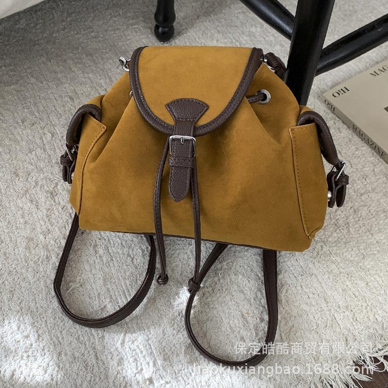 Осенне-зимний ретро замшевый женский рюкзак 2025 новый большой вместимости для поездок на работу студенческий школьный рюкзак для занятий