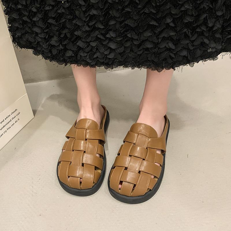 Баотоу тапочки женские 2024 лето новые римские плетеные пляжные туфли полые мягкая подошва ретро полушлепанцы уличные тапочки