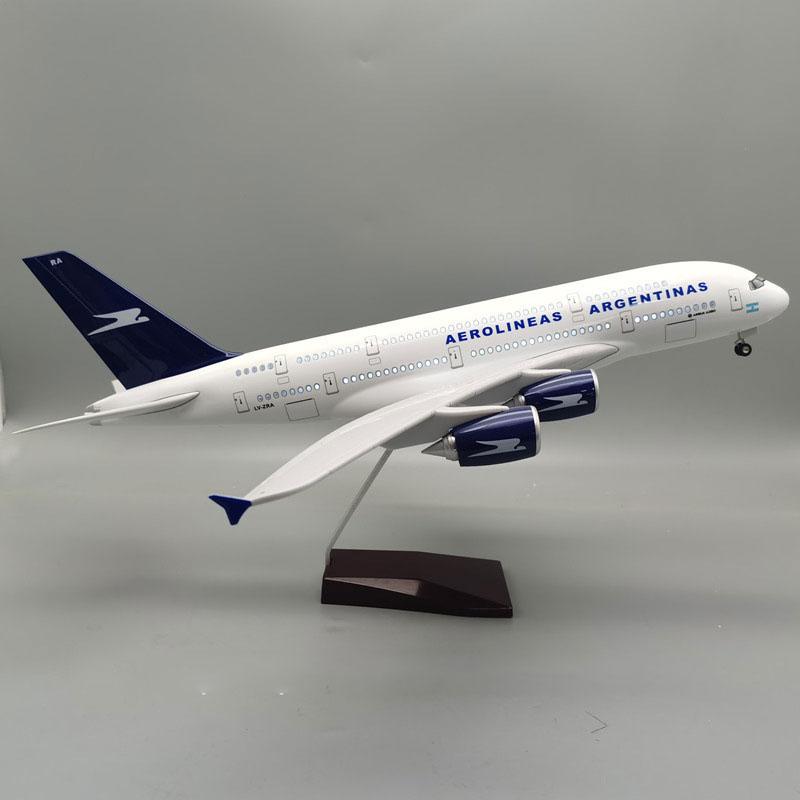 Diecast Plane 46CM 1/160 Airplane Airbus 380 A380 Argentina Airline Model Light Wheel Collection Airliner Gift Display