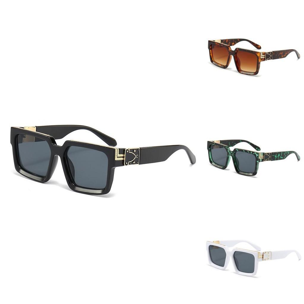 Edgy Black Frame Green Tortoiseshell Lens Sunglasses For Stylish And Cool Look