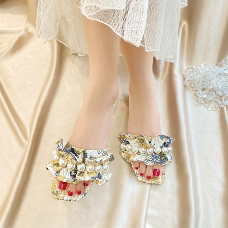 Тапочки для женщин 2024 года, новые летние сандалии на толстом каблуке со стразами для женщин, модные женские сандалии на плоской подошве для улицы