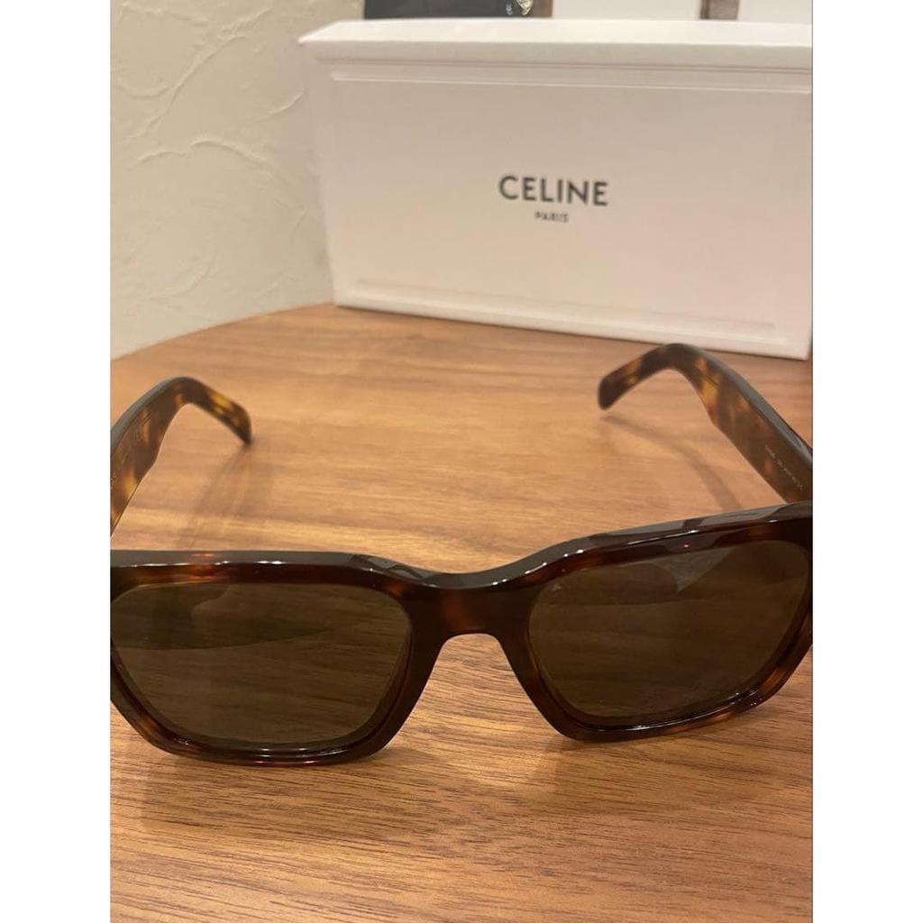Б/у солнцезащитные очки CELINE в черной оправе 45