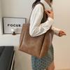 Large Capacity Soft Leather Bag Women's Summer New Commuter Shoulder Bag Fashionable Portable Tote Bag