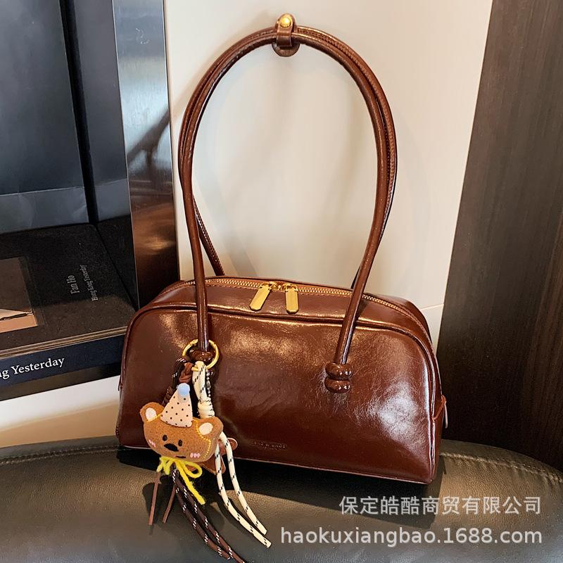 Ретро сумка женская большой вместимости 2025 новая осень и зима универсальная повседневная на плечо подмышку сумка текстурированная дорожная сумка-подушка