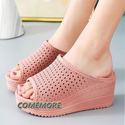 Тапочки на платформе женские летние домашние с корейской версией модные все сандалии на высоком каблуке с увеличенной танкеткой противоскользящие дышащие 2024