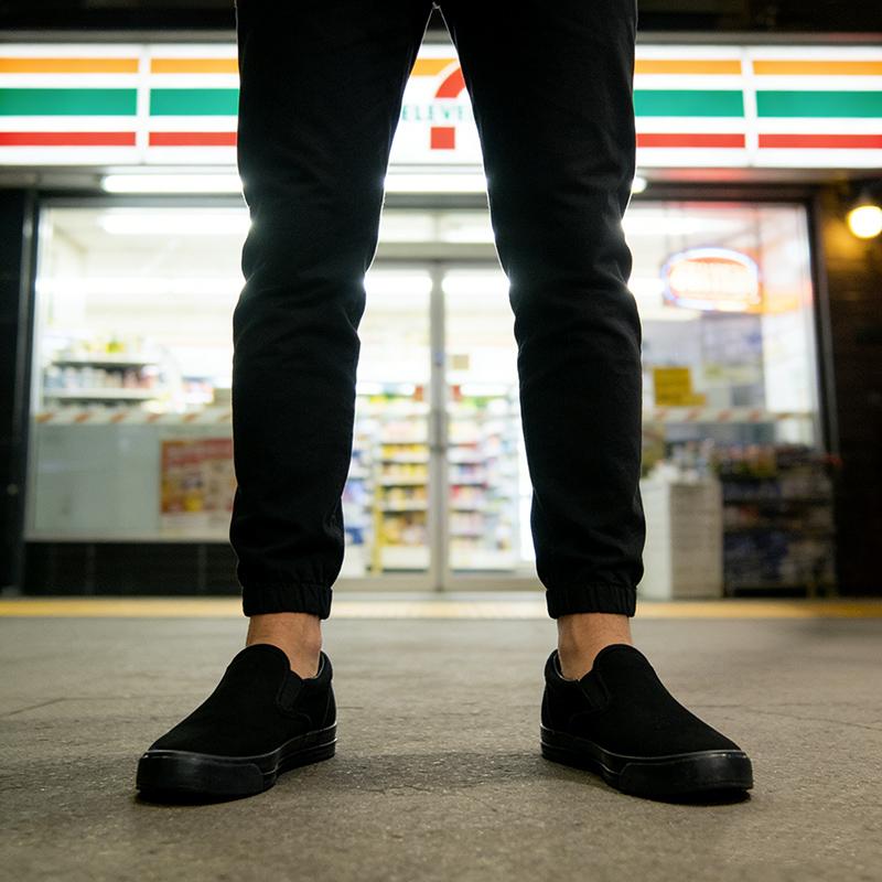 Весна Лето 2026 Тканевая обувь Мужская Уличный стиль Повседневная обувь Плоская Черная Дышащая Тканевая обувь Большой размер 45