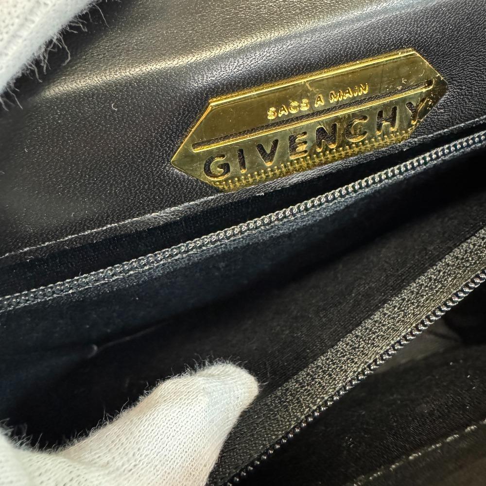 Givenchy Женская сумка из черной кожи с кнопкой-логотипом и верхней ручкой Б/у
