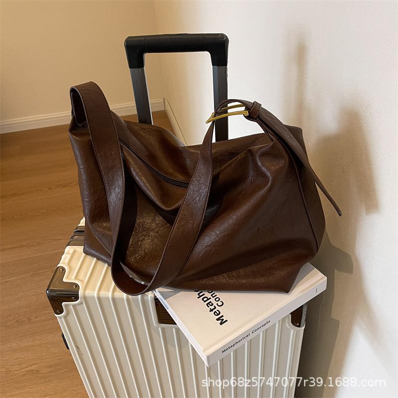 Commuter Large Capacity Shoulder Bag Autumn and Winter New Popular Retro Crossbody Bag Fashionable Versatile Tote Bag Hot Sale