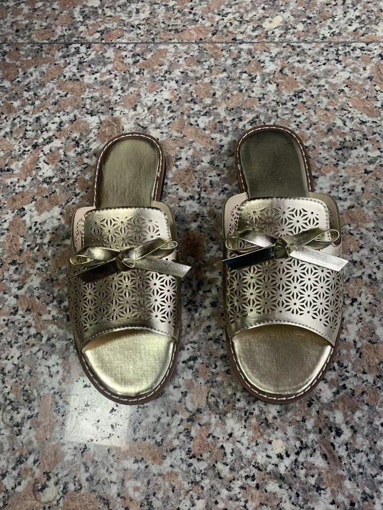 2025 летние новые односложные тапочки женские большие размеры плоские тапочки с бантом и рыбьим ртом, полые классные тапочки пятно 43