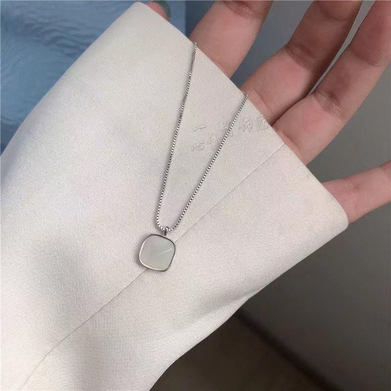 New Square Oil Dropper Necklace Minimalist And Trendy Design White Color Fashionable Pendant For Women