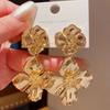 Metal Flower Earrings Fashion OL Exaggerated High-end Earrings, Temperament Gold Earrings Women 2466